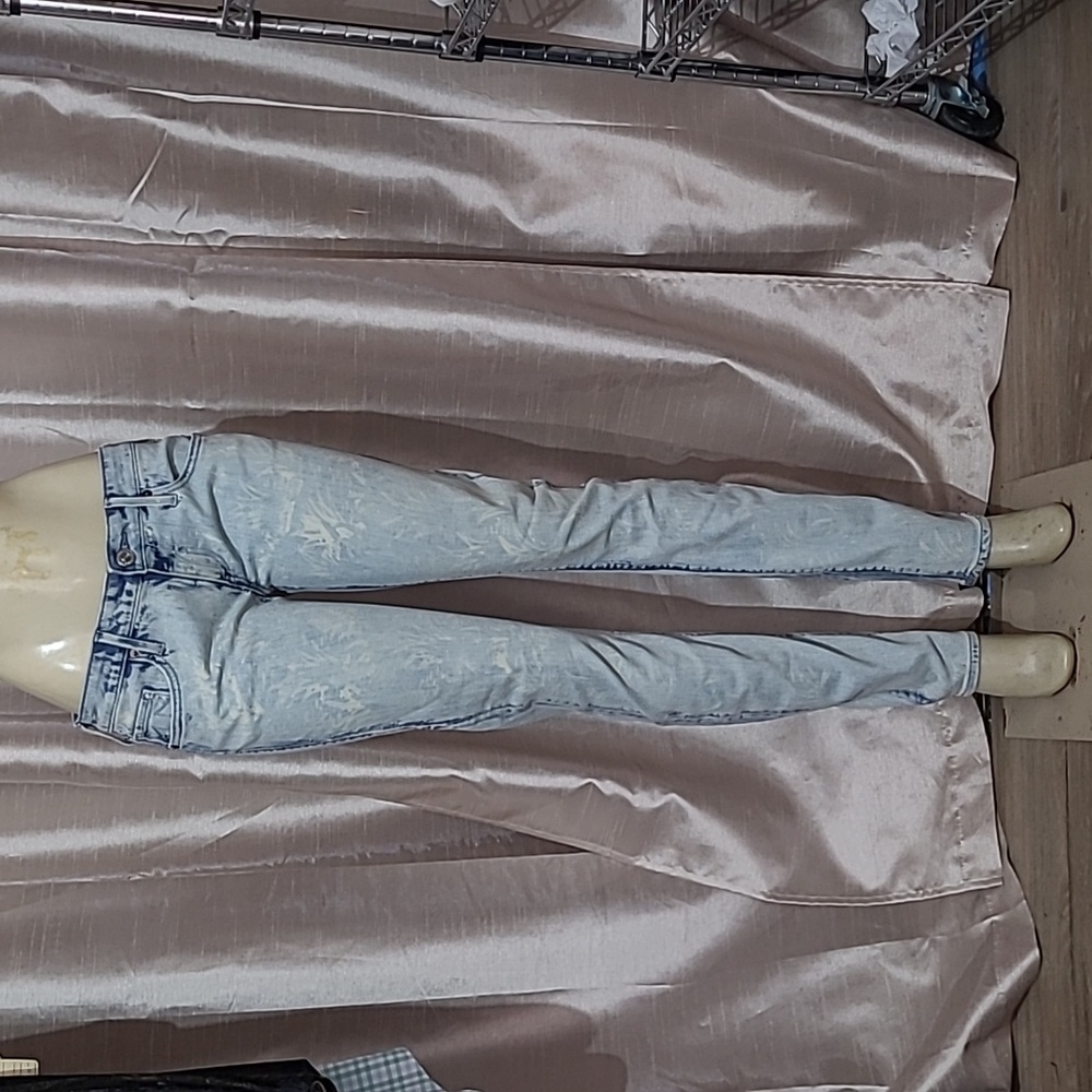 Previously loved True Religion Women's Printed Jeans Size 29